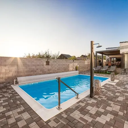 Apartamento Lacov Dom